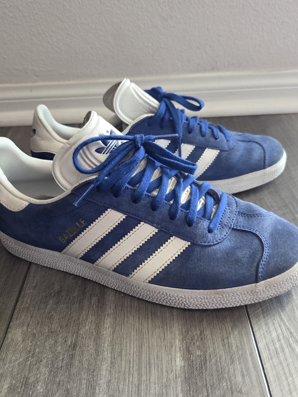 Adidas Gazelle Men’s Blue Suede Sneakers with White Stripes Size 8